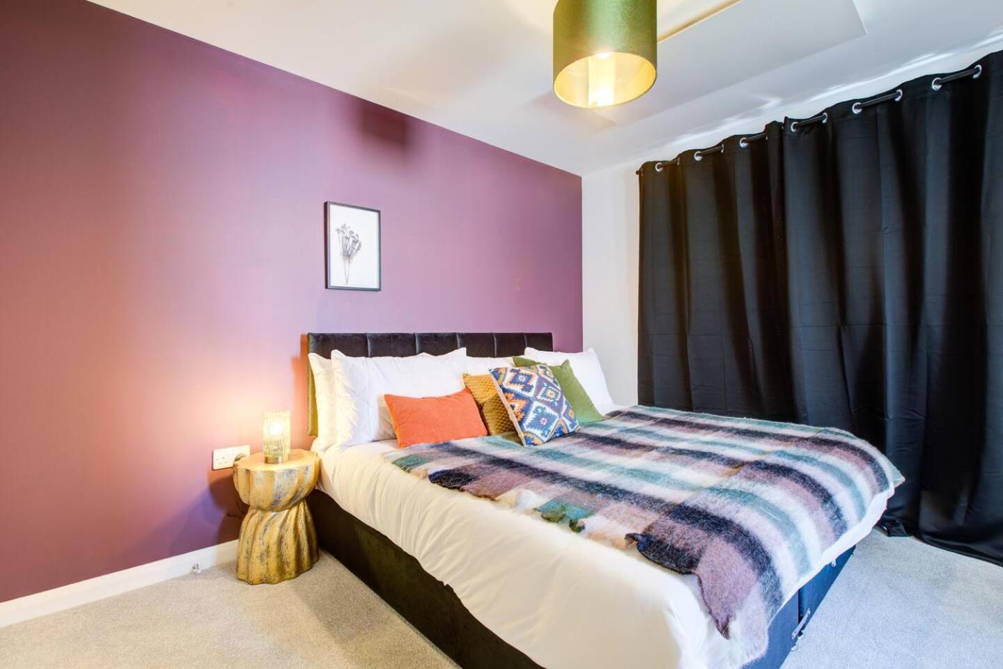 Ashford Station Suites: Spacious 2BR with Parking & Fast Wi-Fi Exterior photo